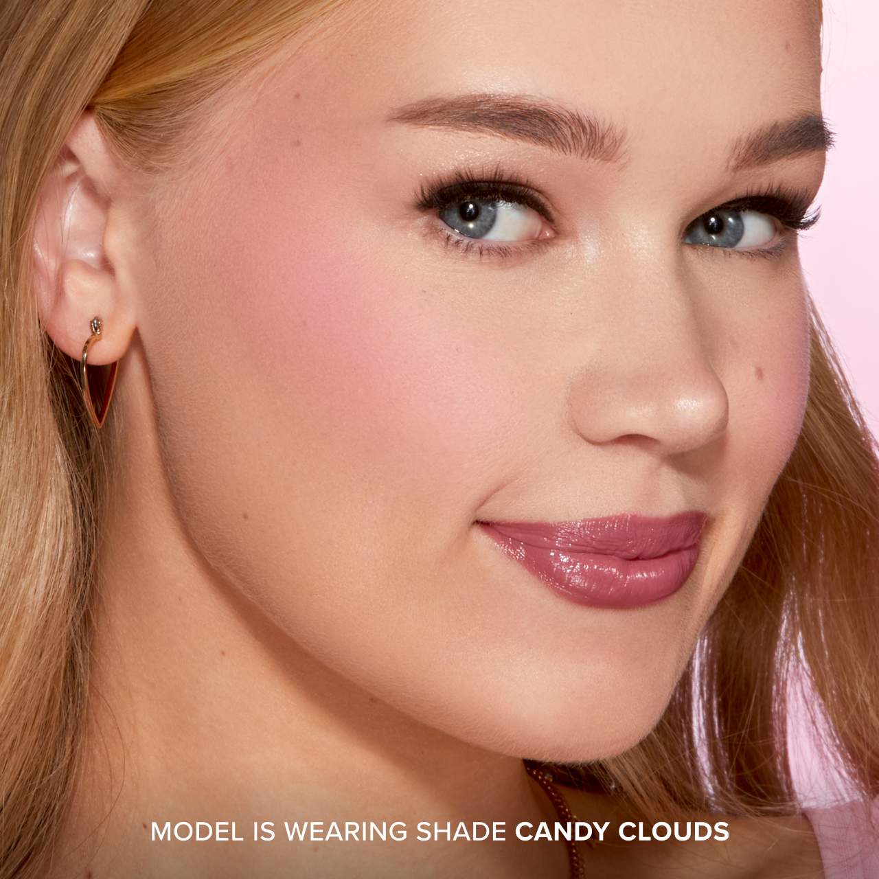 Too Faced Cloud Crush Blurring Powder Blush.