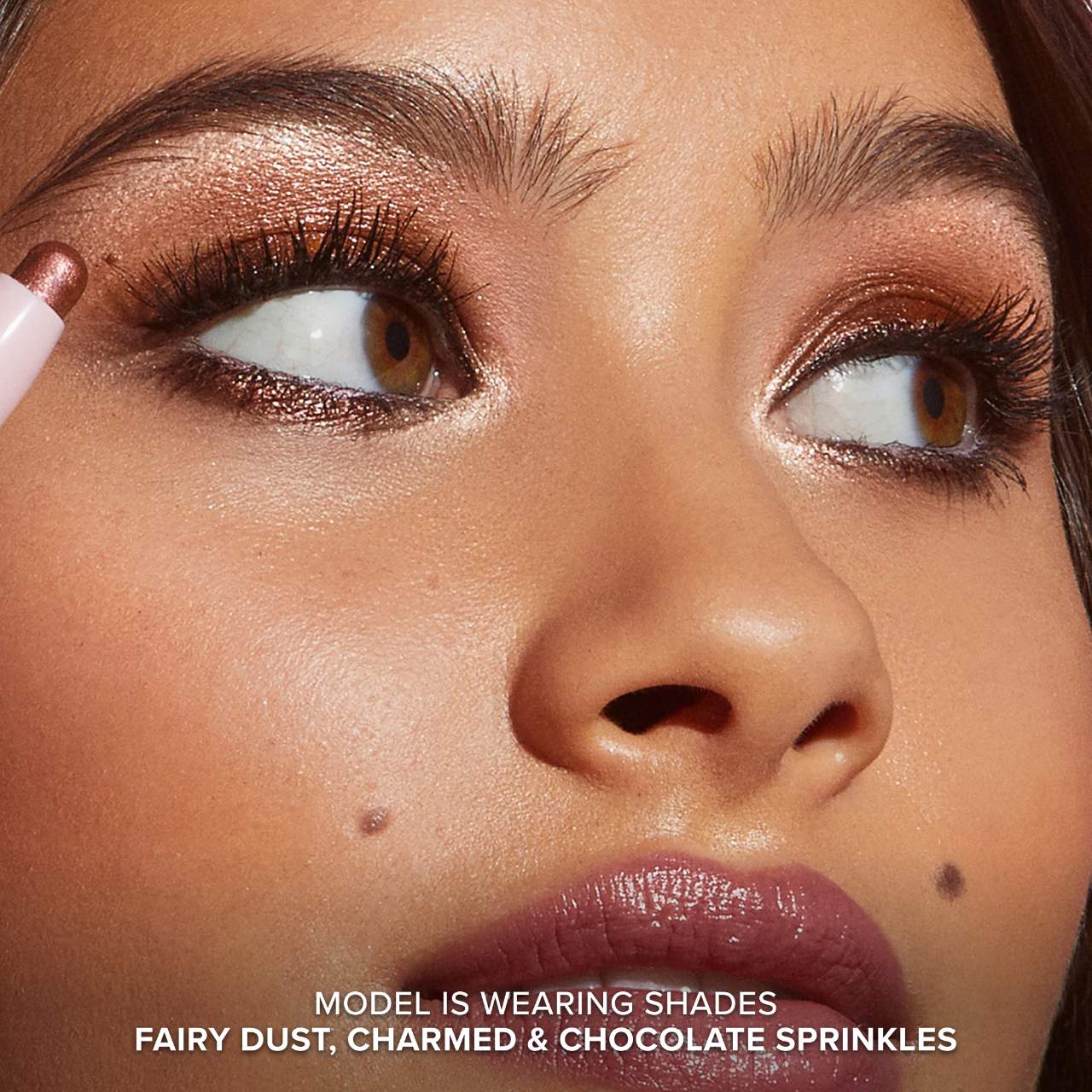 Too Faced Quickie Queen Sombra En Crema Stick Multiusos.